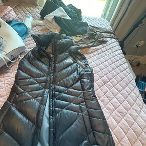 The North Face Women's Shiny Black Puffer Vest